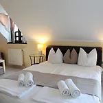 Adler & Wellness 3* Tihany