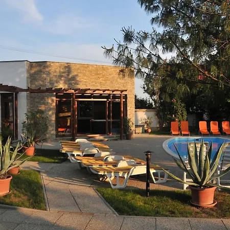 Hotel Adler & Wellness 3*
